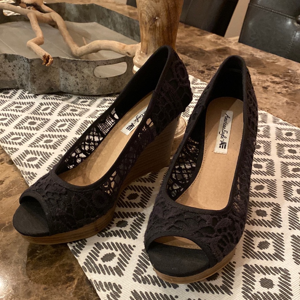 American Eagle Lace Wedge